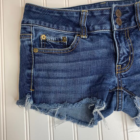 American Eagle Artist Cutoff Jean Shorts Sz 2 - Picture 2 of 6